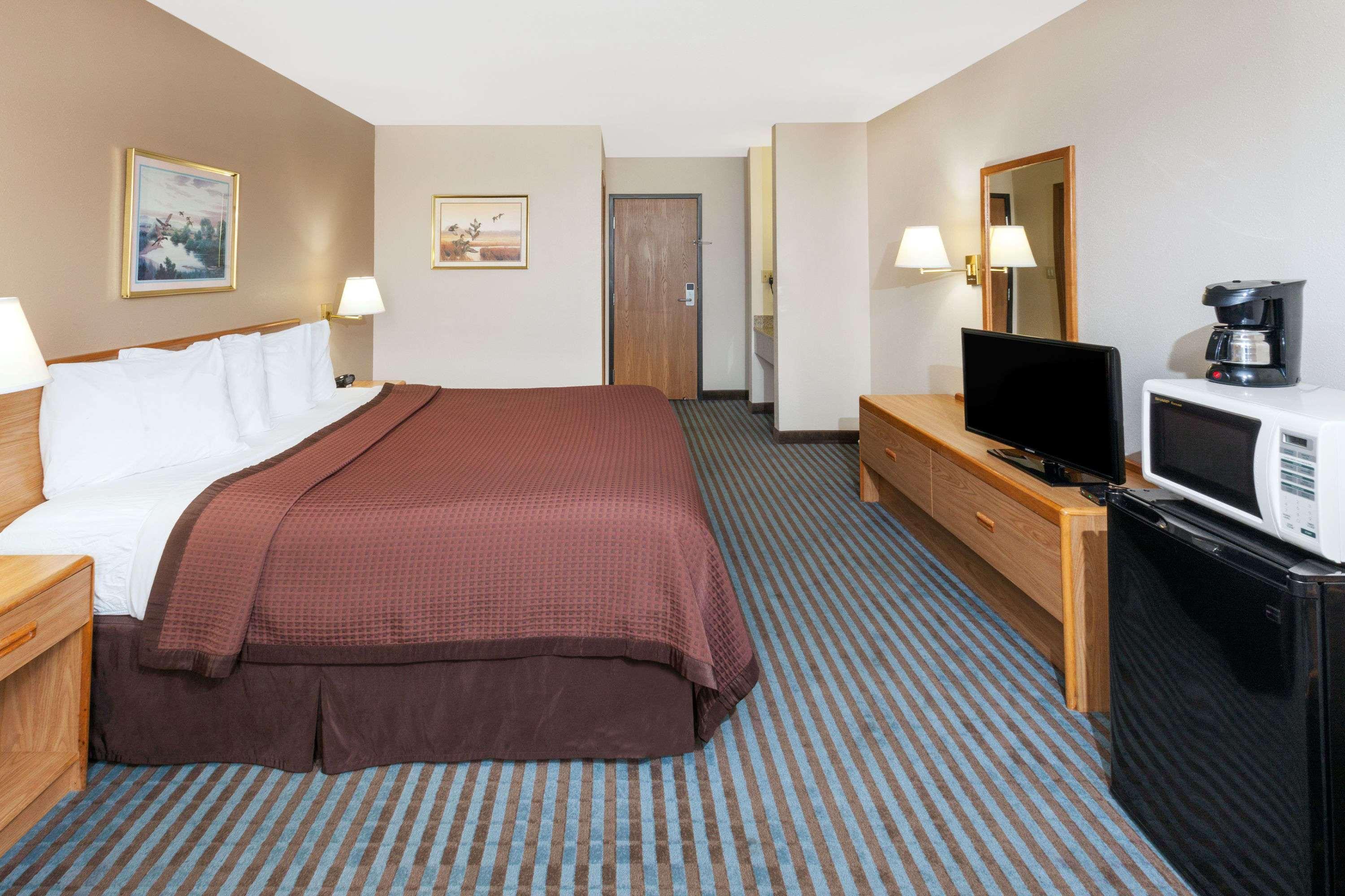 Days Inn By Wyndham Charleston Eksteriør billede