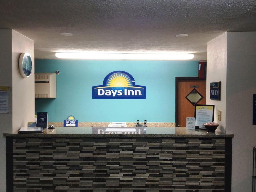 Days Inn By Wyndham Charleston Eksteriør billede